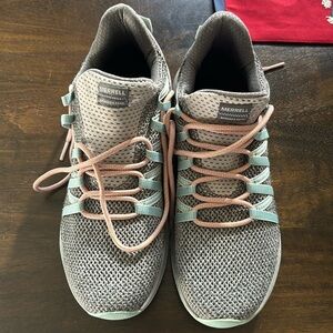 Merrell Women’s size 9 hiking shoes . Like NEW. Worn once .